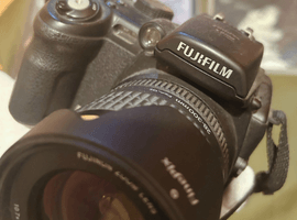FUJIFILM：ボディ／OLYMPUS：ボディなど3点