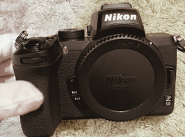 Nikon：ボディ／Nikon：レンズなど4点