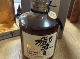 ウイスキー：Suntory（響 ノンエイジ 金キャップ 裏ゴールドラベル）／ブランデー：CAMUS（ナポレオン ヴィエイユリザーブ）など5点