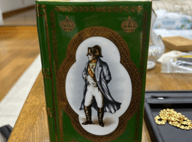 ブランデー：CAMUS（ナポレオン 緑 ブック型ボトル）／ブランデー：CAMUS（スペシャル リザーブ ゴッホ ひまわり ブック型ボトル）など3点