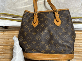 LOUIS VUITTON / モノグラム / バケット PM / M42238 / 状態ランク：Dなど2点