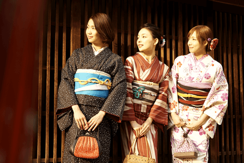 沖縄文化が育てた琉球紬の特徴について