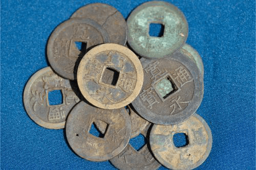 2種類存在する旧五円金貨