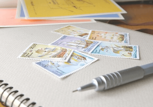 郵便切手で料金を支払う方法！切手の有効活用法もご紹介！